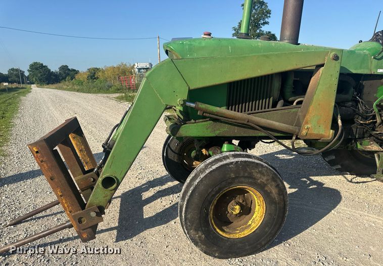image for item EN4614 1967 John Deere 4020 tractor