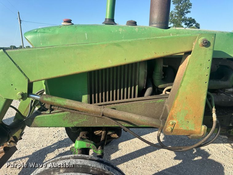image for item EN4614 1967 John Deere 4020 tractor