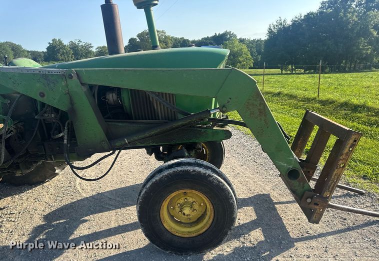 image for item EN4614 1967 John Deere 4020 tractor