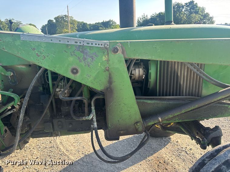 image for item EN4614 1967 John Deere 4020 tractor
