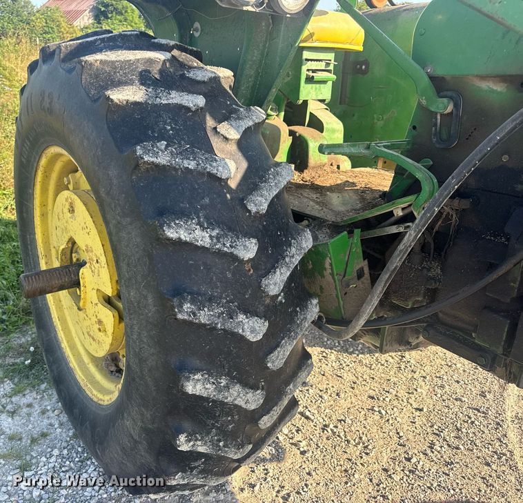 image for item EN4614 1967 John Deere 4020 tractor