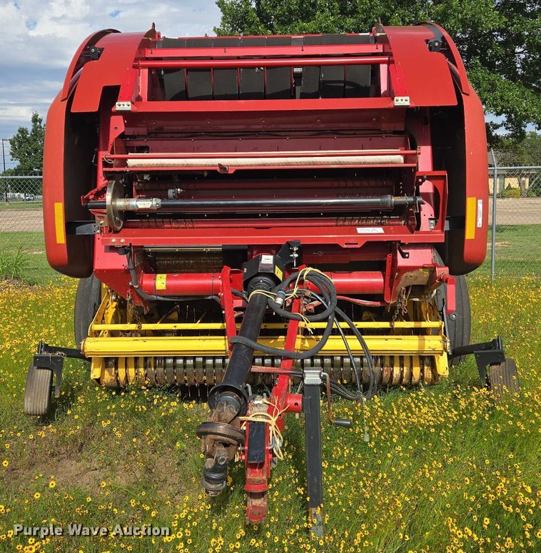 image for item EN8192 2018 New Holland 560RB round baler