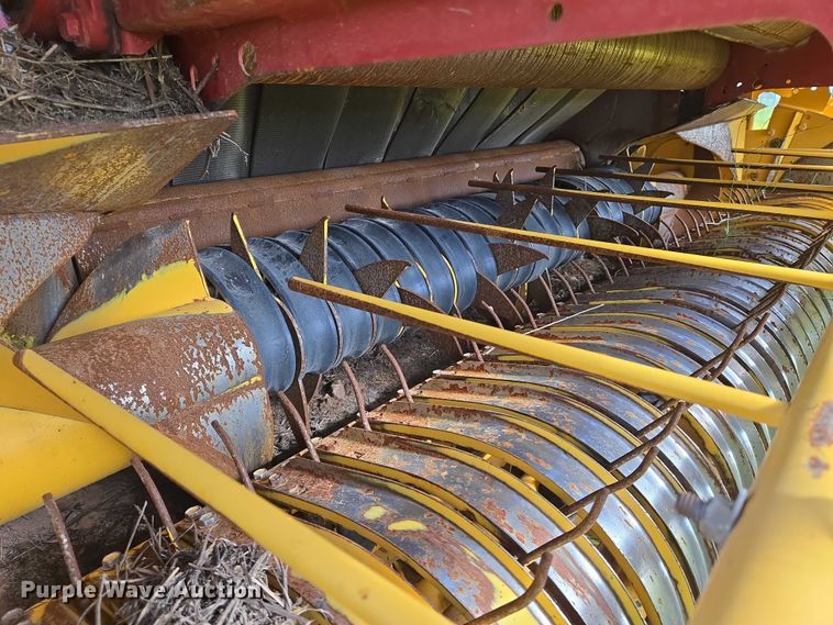 image for item EN8192 2018 New Holland 560RB round baler