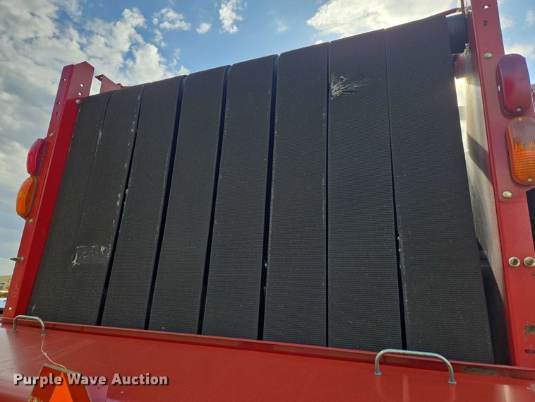 image for item EN8192 2018 New Holland 560RB round baler