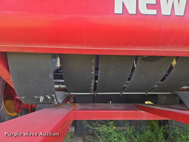 image for item EN8192 2018 New Holland 560RB round baler