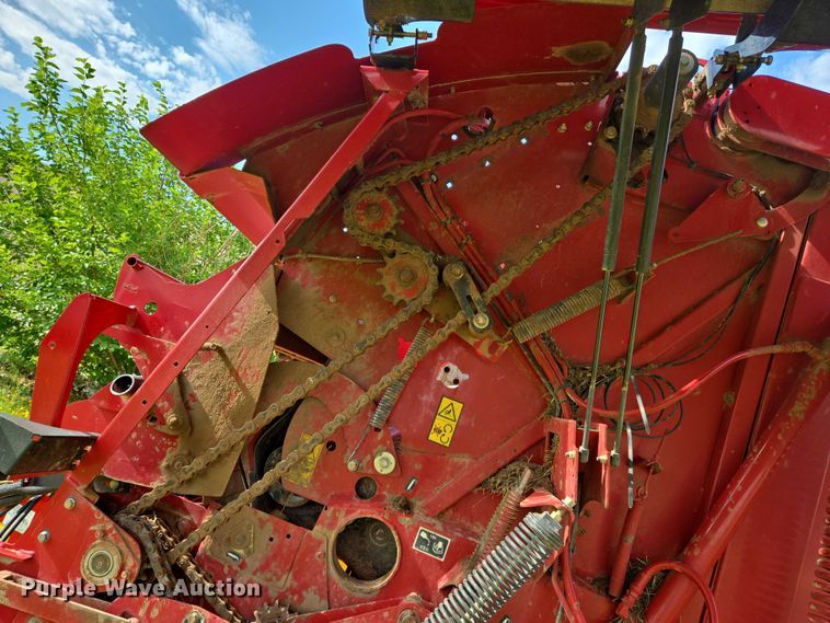 image for item EN8192 2018 New Holland 560RB round baler