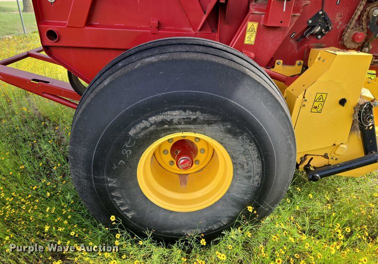 image for item EN8192 2018 New Holland 560RB round baler