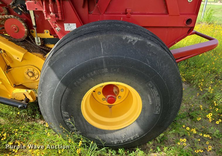 image for item EN8192 2018 New Holland 560RB round baler