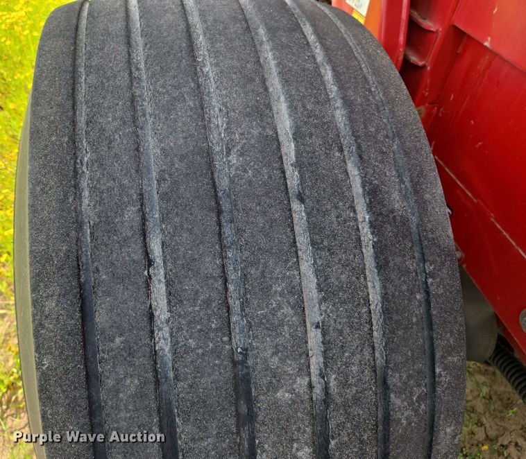 image for item EN8192 2018 New Holland 560RB round baler