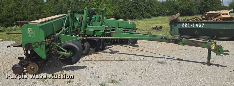 image for item EN8200 Great Plains 2SF24 grain drill