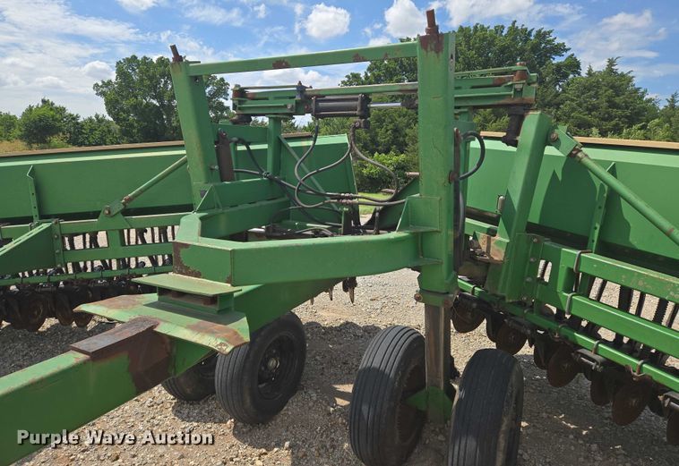 image for item EN8200 Great Plains 2SF24 grain drill