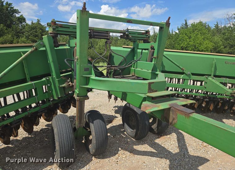 image for item EN8200 Great Plains 2SF24 grain drill