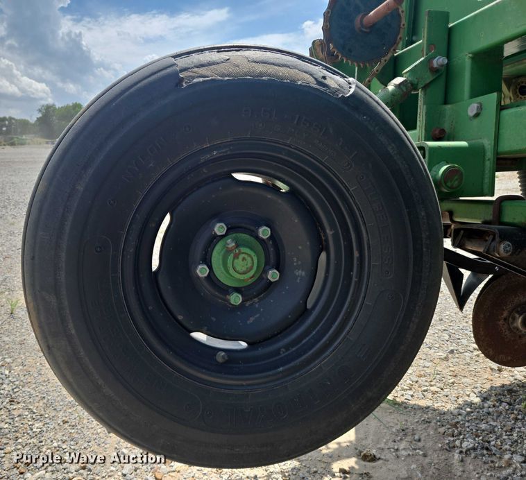 image for item EN8200 Great Plains 2SF24 grain drill