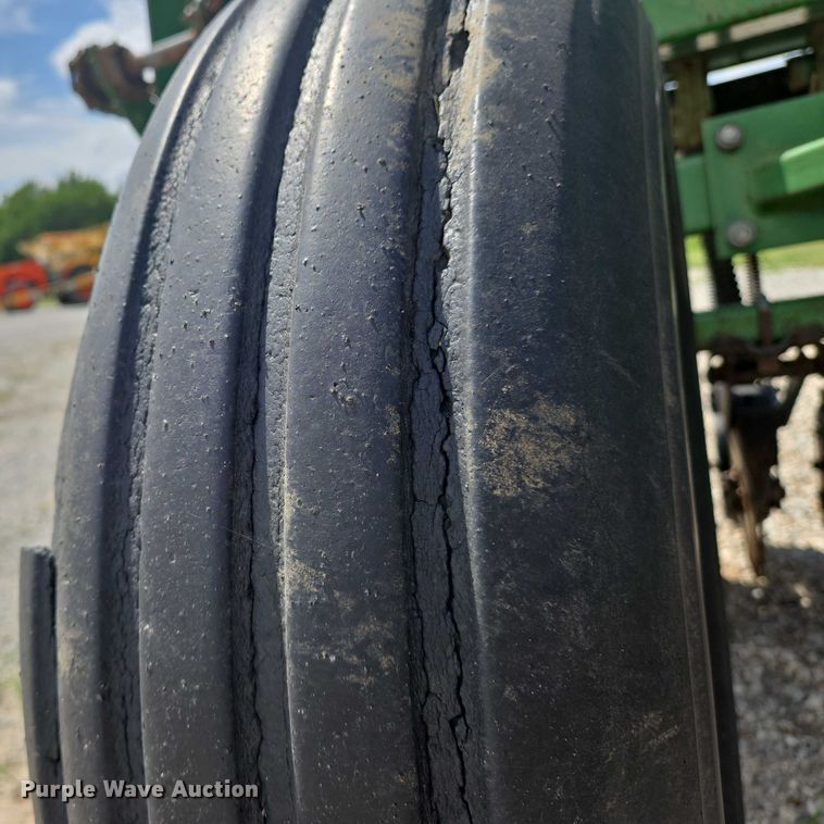 image for item EN8200 Great Plains 2SF24 grain drill