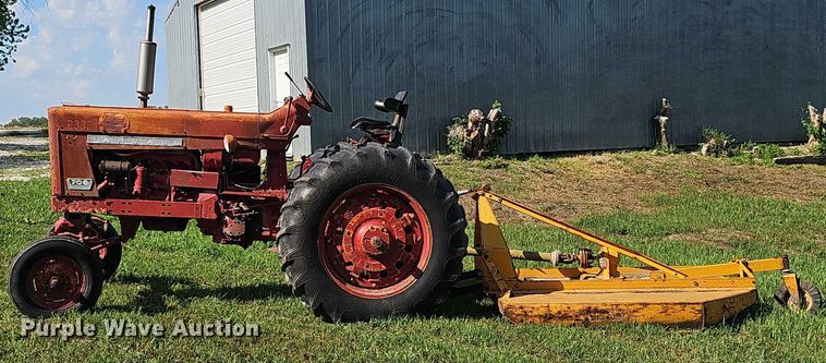 image for item EO1079 1963 International Harvester Farmall 706 tractor