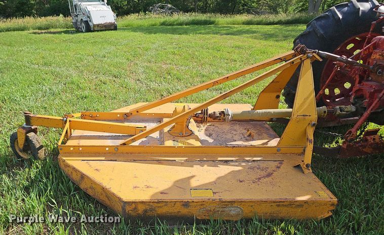 image for item EO1079 1963 International Harvester Farmall 706 tractor