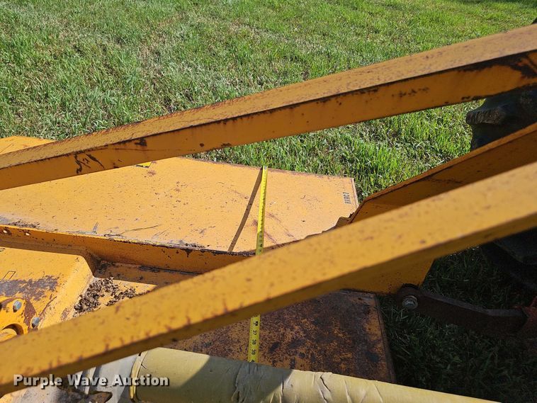 image for item EO1079 1963 International Harvester Farmall 706 tractor