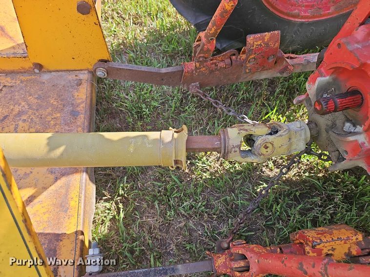 image for item EO1079 1963 International Harvester Farmall 706 tractor