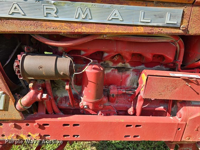 image for item EO1079 1963 International Harvester Farmall 706 tractor