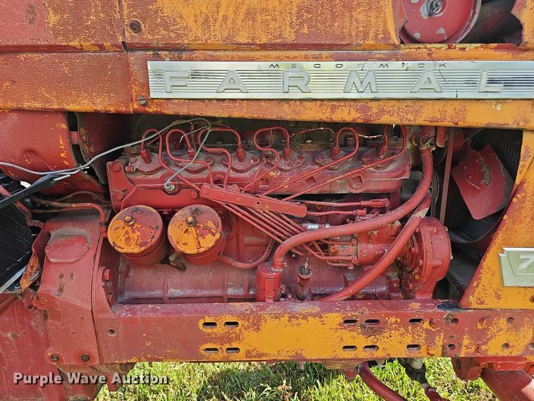 image for item EO1079 1963 International Harvester Farmall 706 tractor
