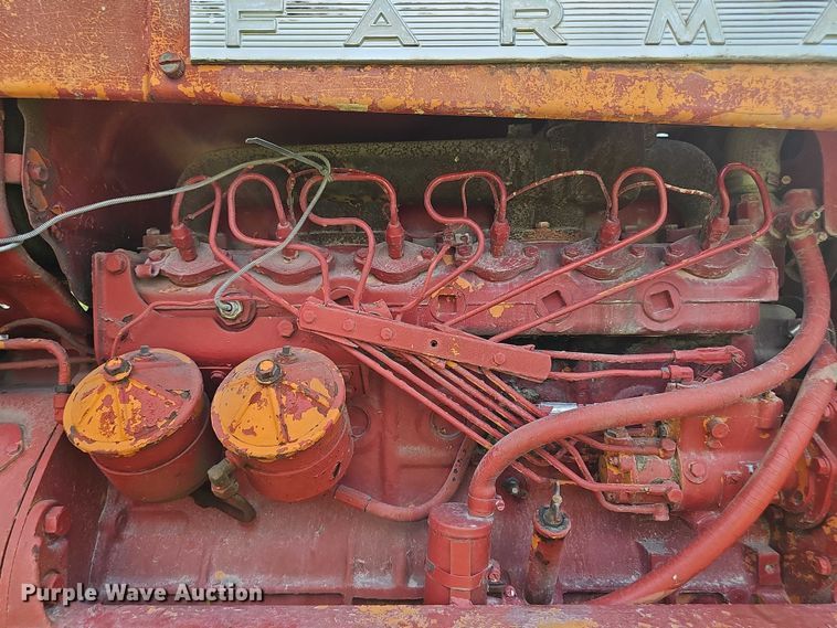 image for item EO1079 1963 International Harvester Farmall 706 tractor