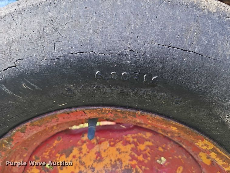 image for item EO1079 1963 International Harvester Farmall 706 tractor