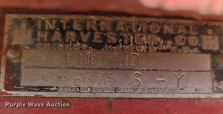 image for item EO1079 1963 International Harvester Farmall 706 tractor