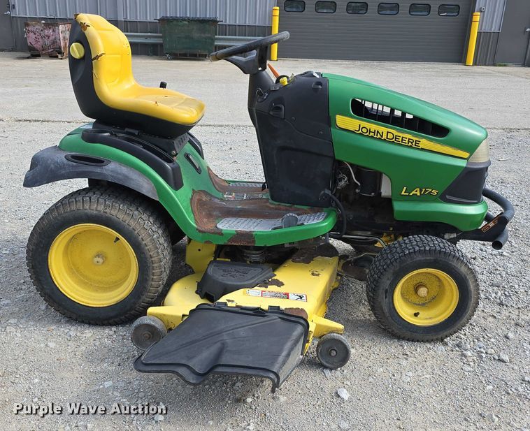 image for item EO1086 2009 John Deere LA175 lawn mower