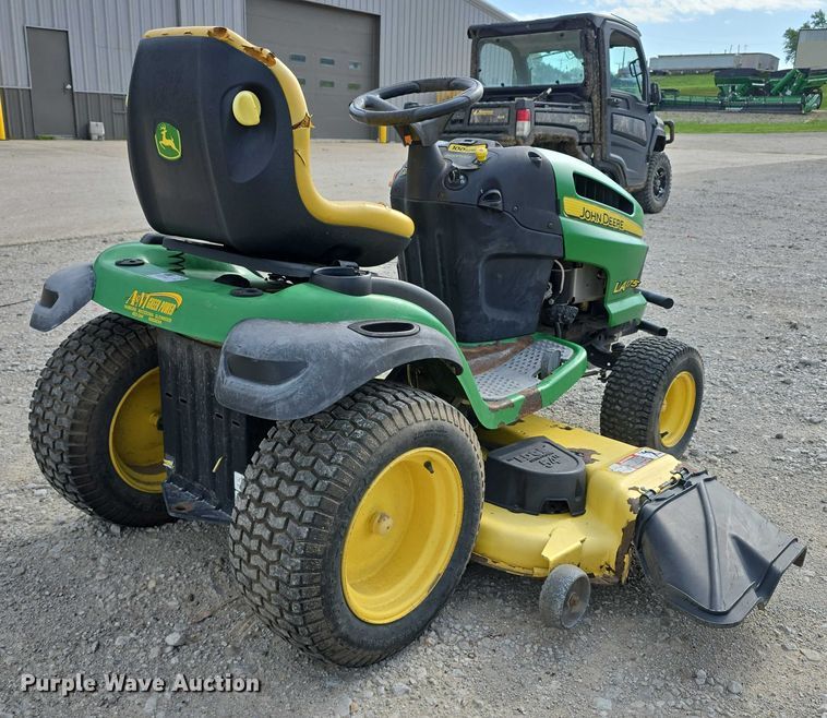 image for item EO1086 2009 John Deere LA175 lawn mower