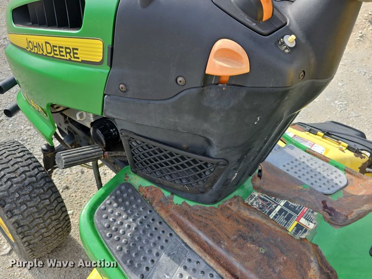 image for item EO1086 2009 John Deere LA175 lawn mower
