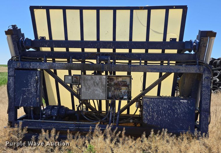 image for item EQ2597 Batch Box 900 feed mixer