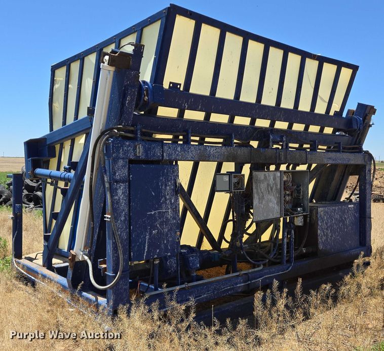 image for item EQ2597 Batch Box 900 feed mixer