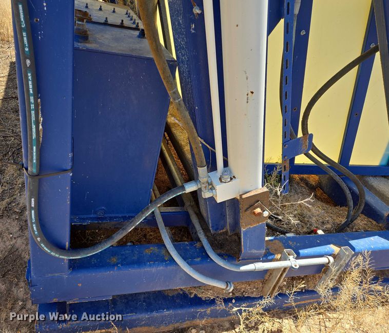 image for item EQ2597 Batch Box 900 feed mixer