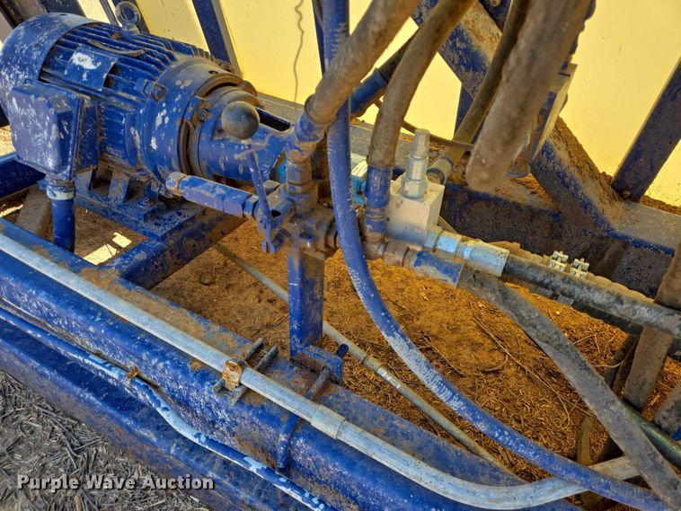 image for item EQ2597 Batch Box 900 feed mixer