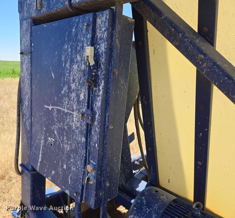 image for item EQ2597 Batch Box 900 feed mixer