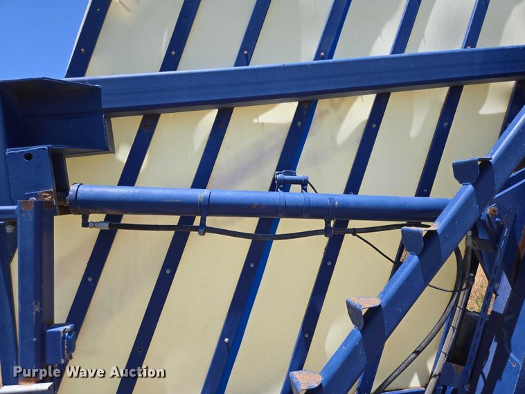 image for item EQ2597 Batch Box 900 feed mixer