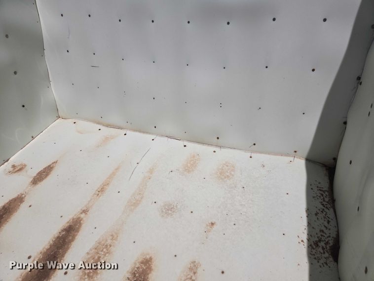 image for item EQ2597 Batch Box 900 feed mixer