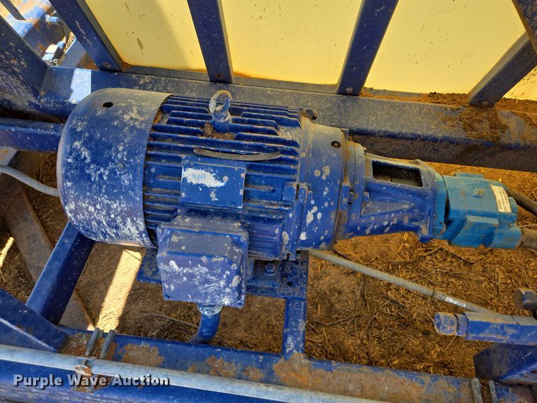 image for item EQ2597 Batch Box 900 feed mixer