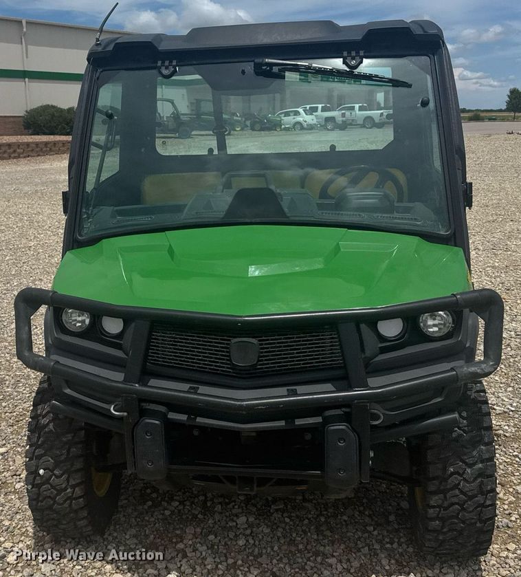 image for item ER2086 2021 John Deere Gator 835M utility vehicle