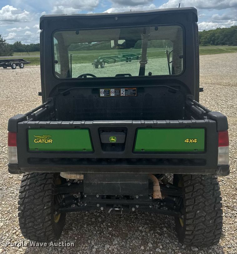 image for item ER2086 2021 John Deere Gator 835M utility vehicle