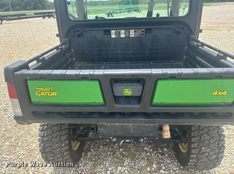 image for item ER2086 2021 John Deere Gator 835M utility vehicle