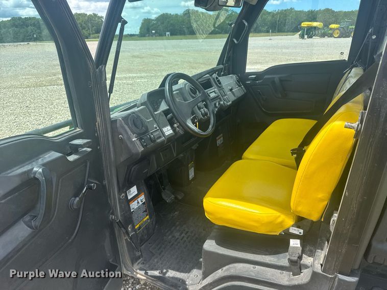 image for item ER2086 2021 John Deere Gator 835M utility vehicle