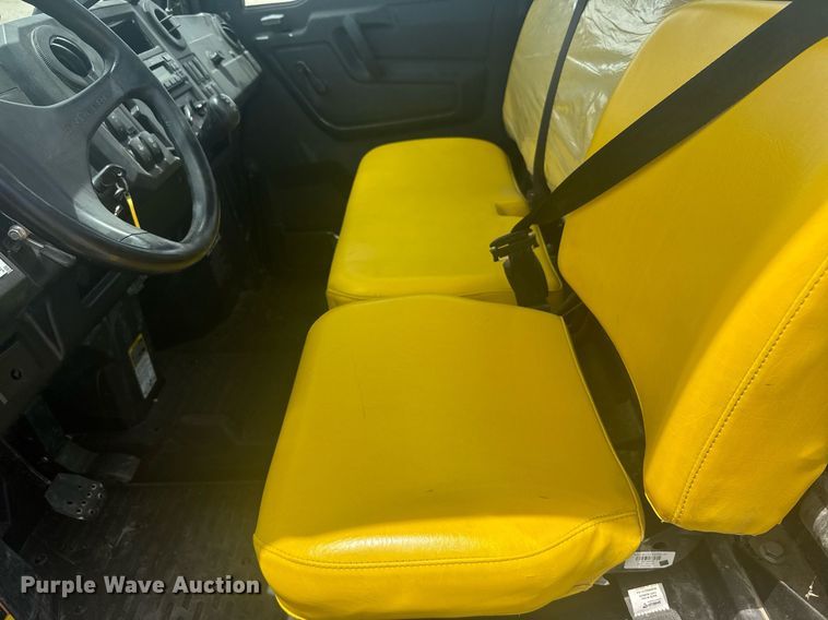 image for item ER2086 2021 John Deere Gator 835M utility vehicle