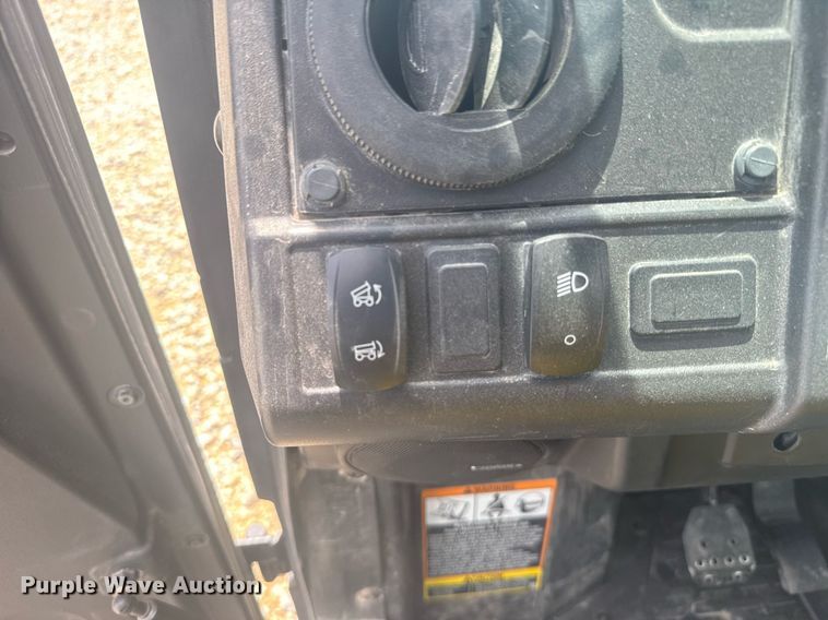 image for item ER2086 2021 John Deere Gator 835M utility vehicle