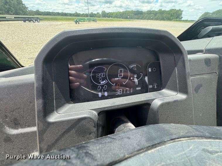 image for item ER2086 2021 John Deere Gator 835M utility vehicle