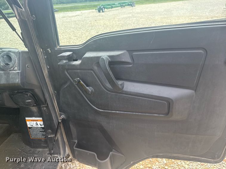 image for item ER2086 2021 John Deere Gator 835M utility vehicle