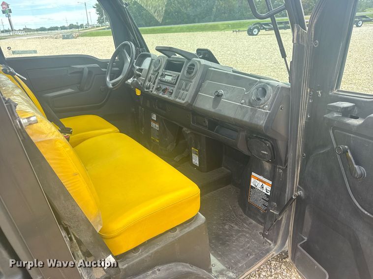 image for item ER2086 2021 John Deere Gator 835M utility vehicle