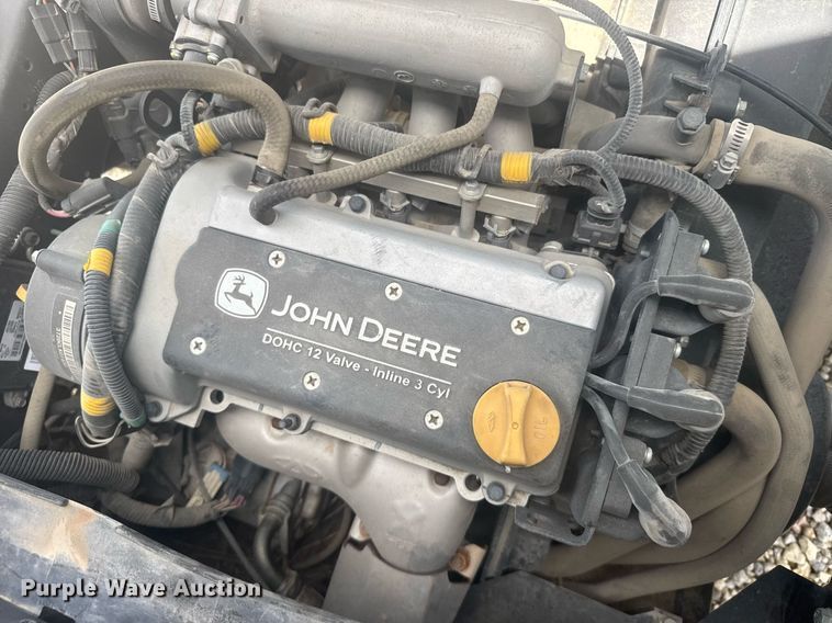 image for item ER2086 2021 John Deere Gator 835M utility vehicle