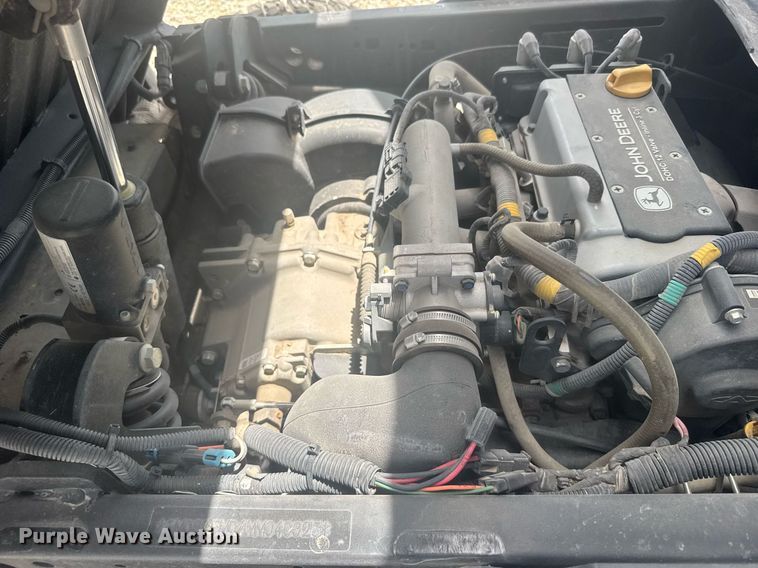 image for item ER2086 2021 John Deere Gator 835M utility vehicle