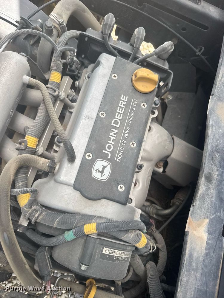 image for item ER2086 2021 John Deere Gator 835M utility vehicle